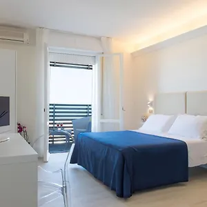 Hotel Kiss Beachfront & Restaurant, Cervia